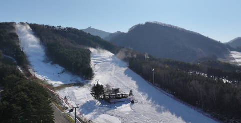 바쁘게 시즌오픈 준비 중! 눈뿌리는 모나 용평입니다. 관련 이미지
