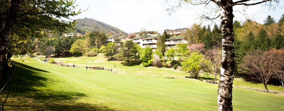 Yongpyong 9 Golf Club Course HOLE 1 : PAR 4 HDCP 2