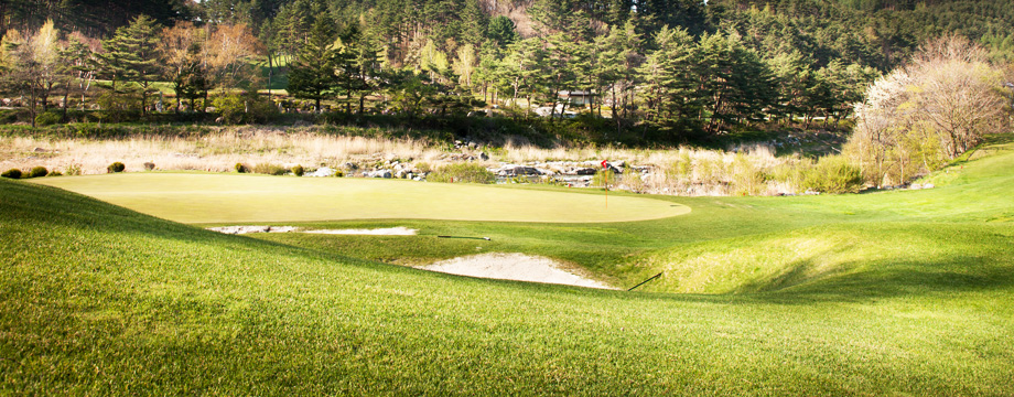 Yongpyong Golf Club Kangnaru HOLE 3 : PAR 4 HDCP 17