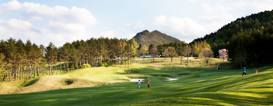 Yongpyong Golf Club Kangnaru HOLE 9 : PAR 5 HDCP 8