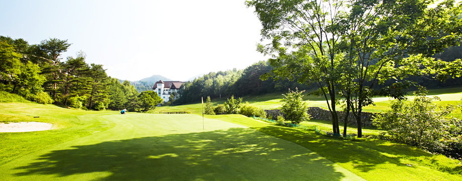 YongPyong 9 Golf Course Course HOLE 2 : PAR 4 HDCP 7