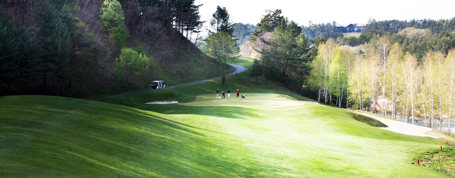 YongPyong Country Club Kangnaru HOLE 2 : PAR 3 HDCP 6