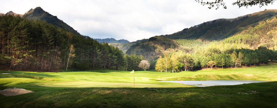 YongPyong Country Club Sanmaru HOLE 8 : PAR 5 HDCP 13