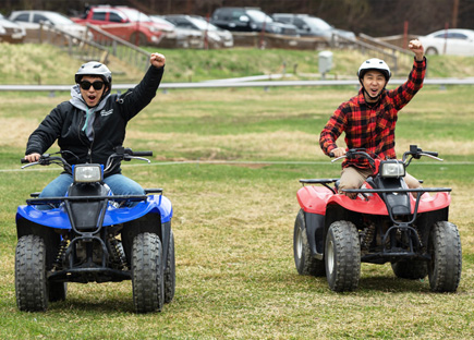 사륜 오토바이 이미지